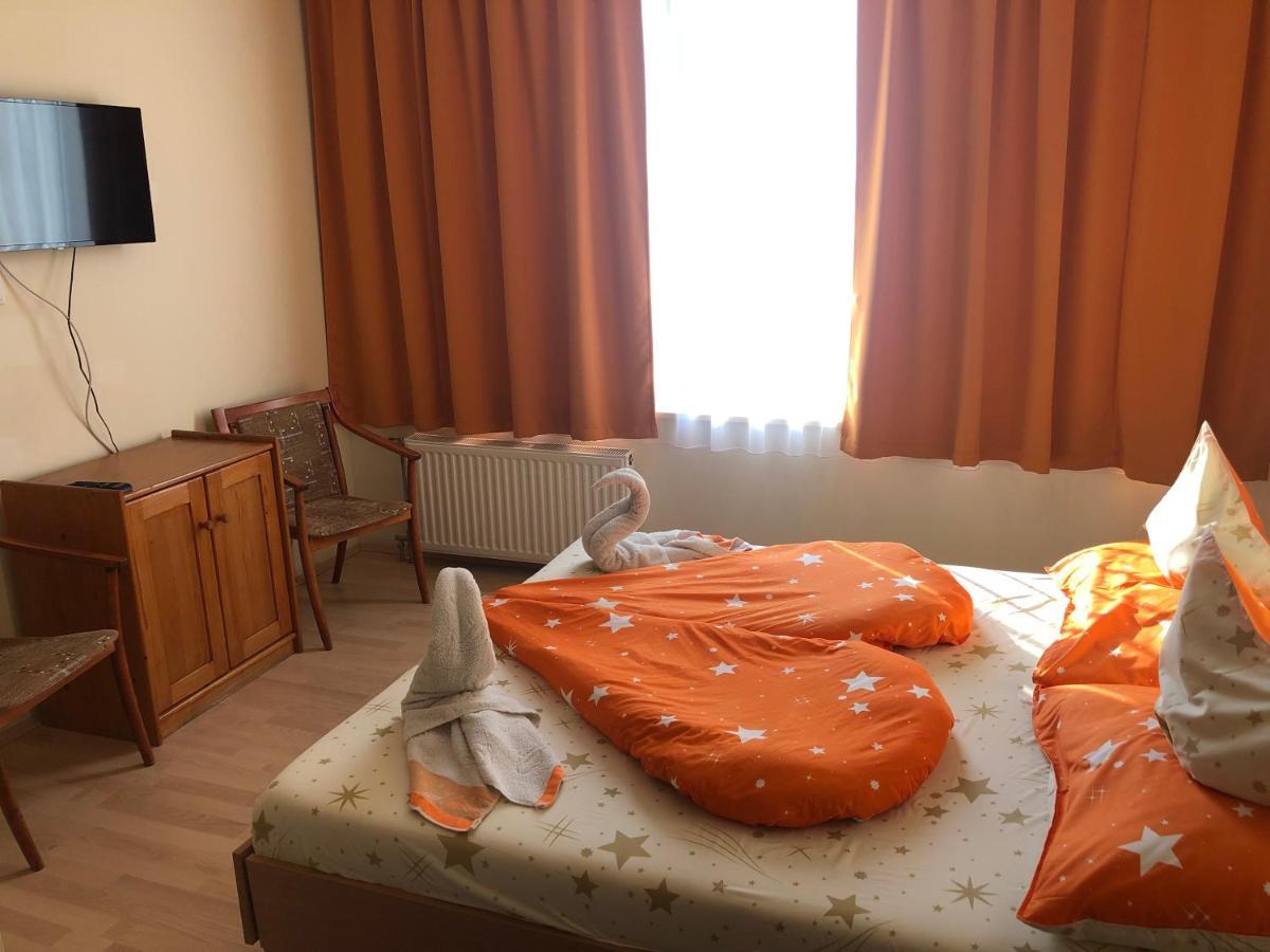 City Hotel Siofok Luaran gambar