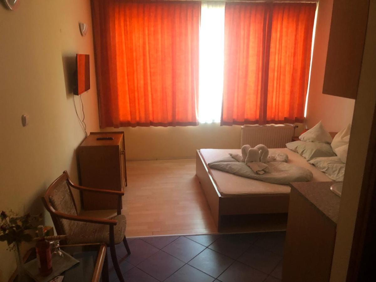 City Hotel Siofok Luaran gambar