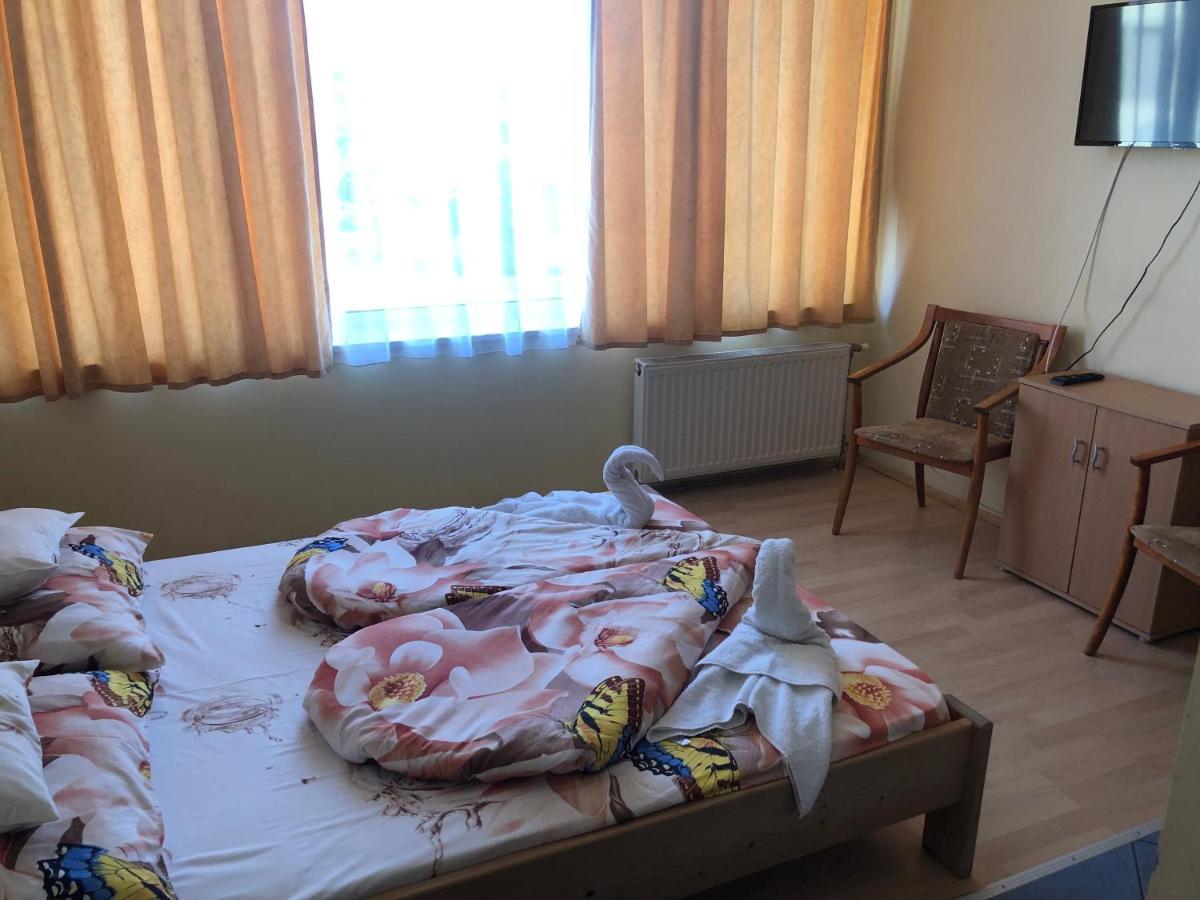 City Hotel Siofok Luaran gambar