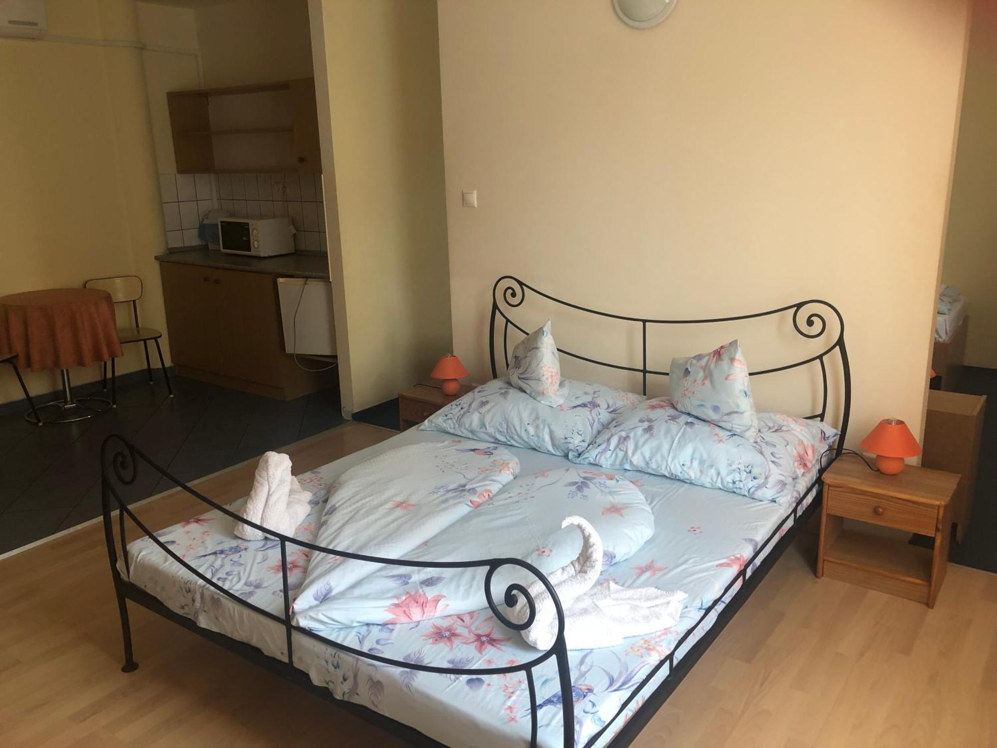 City Hotel Siofok Luaran gambar