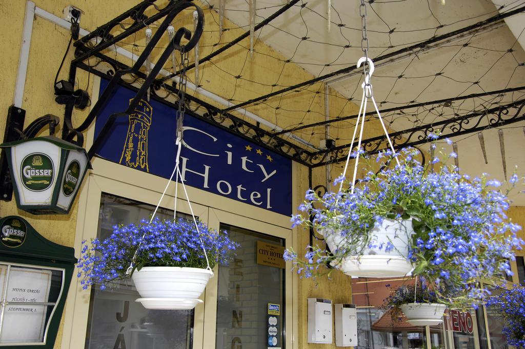 City Hotel Siofok Luaran gambar